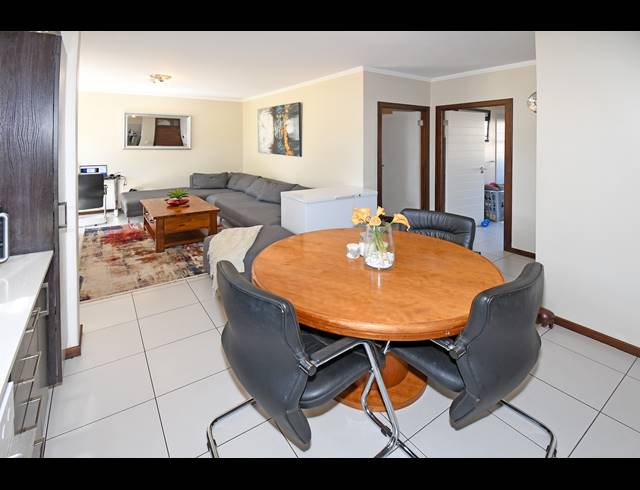 2 BEDROOM APARTMENT FOR SALE IN NORTH RIDING AH